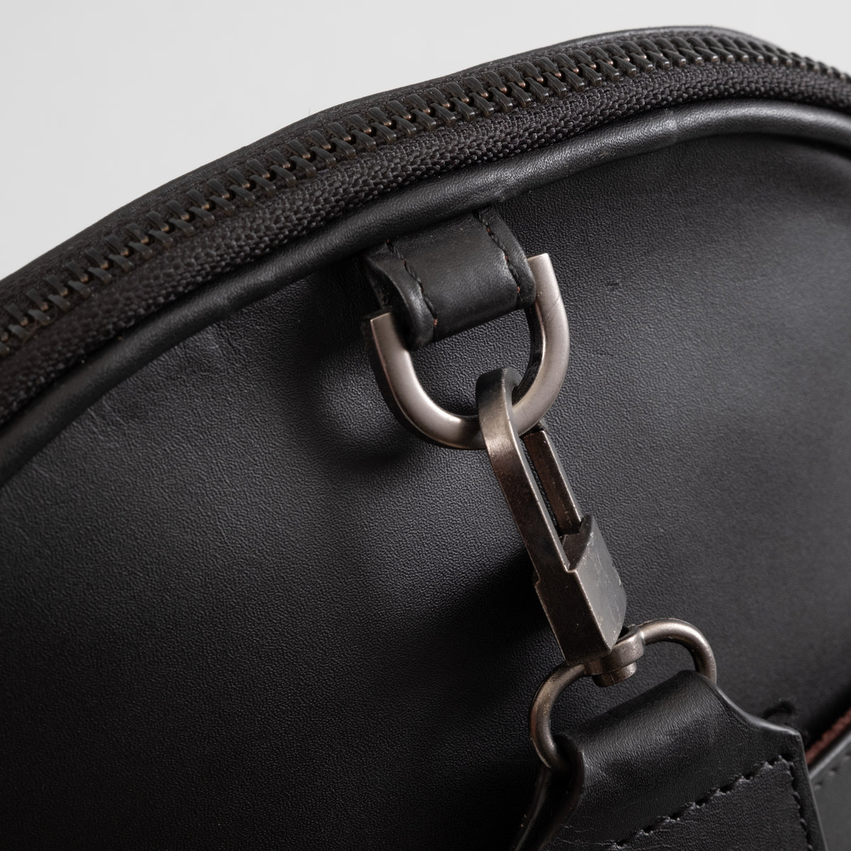 Lawza Sling Bag